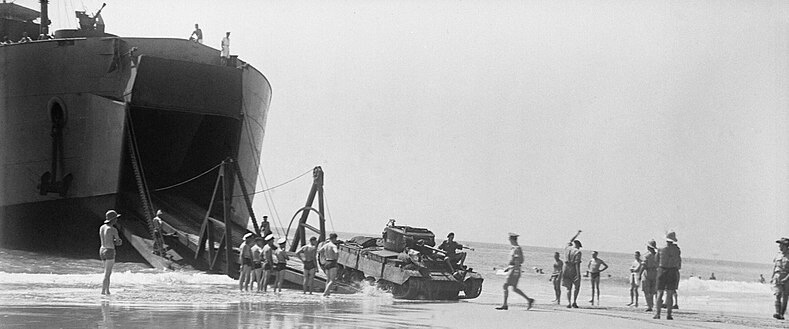 Valentine tank disembarking from Bachaquero